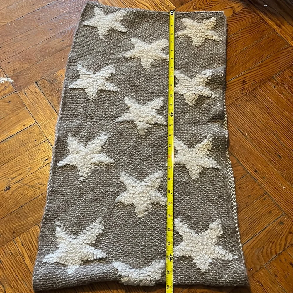 Chunky Star Knit Infiniti Scarf - Picture 10 of 11